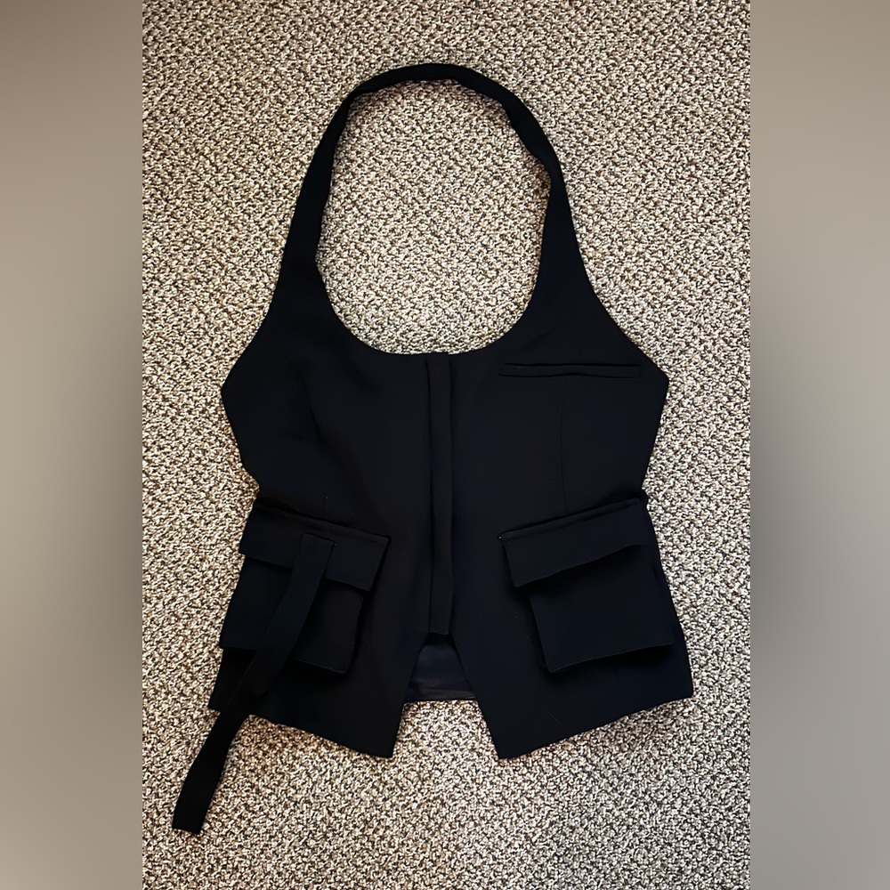 Zara halter vest cropped in black xs